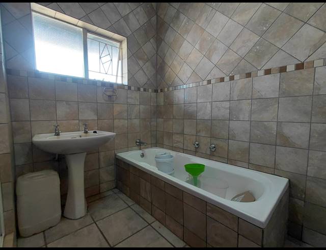 1,427M² MEDICAL SUITE FOR SALE IN POLOKWANE CENTRAL